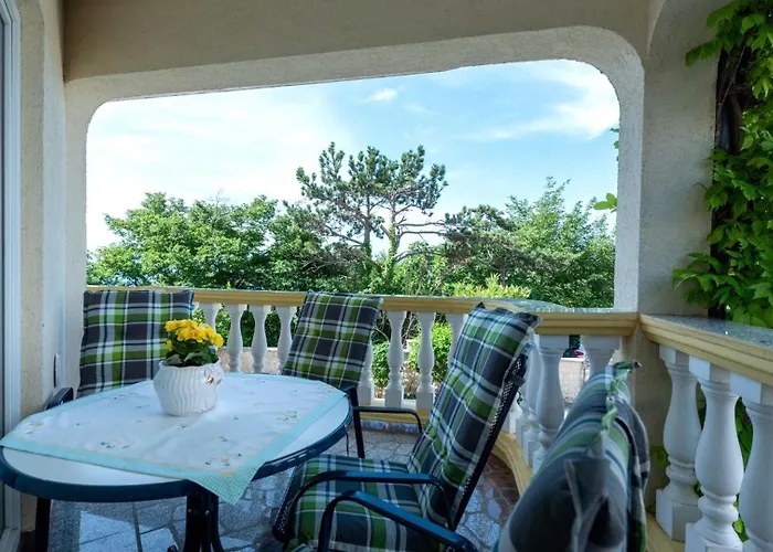 Lucija 1 By Guide Apartman